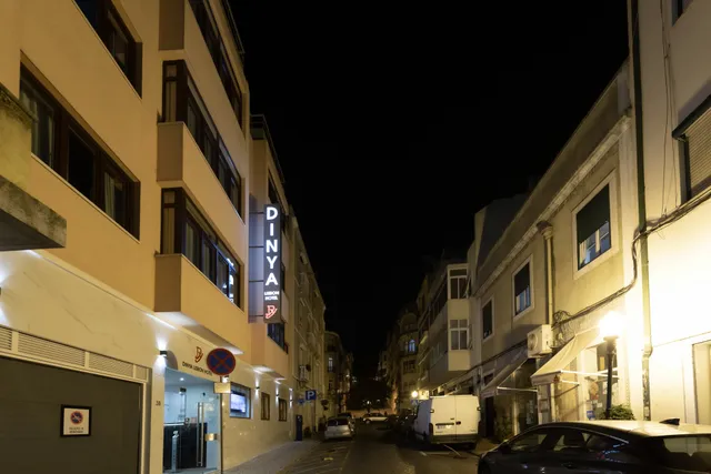 Dinya Lisbon Hotel & Lounge Bar