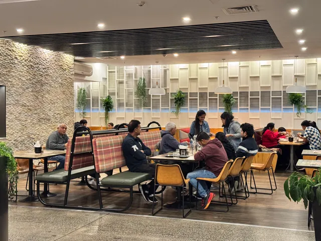 Status, The Veg Edge (Hamilton)