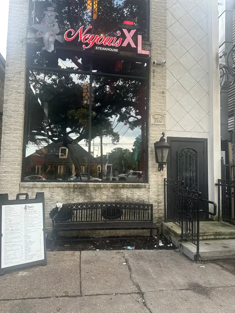 Neyow’s XL Steakhouse