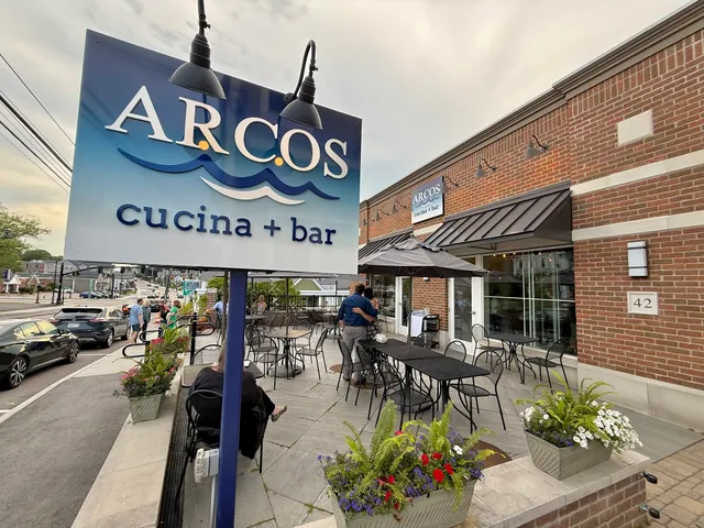 ARCOS Cucina + Bar