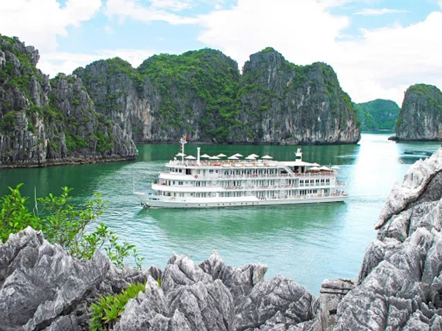 The Au Co Cruise - Halong Bay