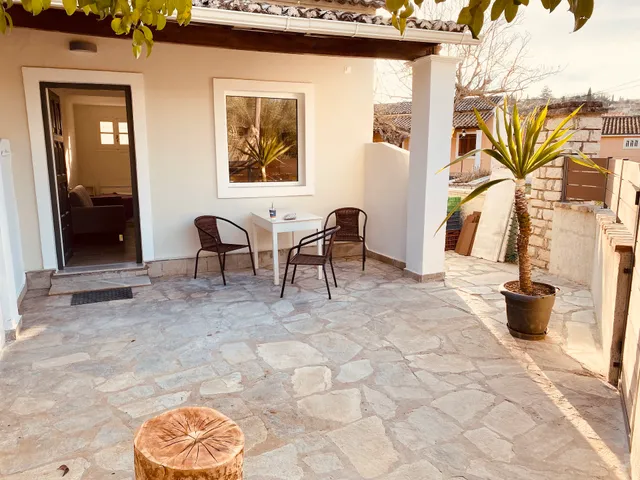 Louvros Luxury Suites