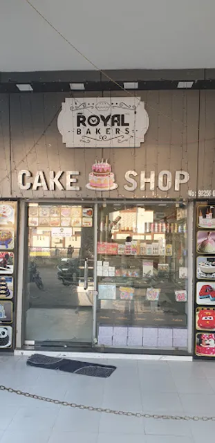 Royal Bakers & Devils cafe