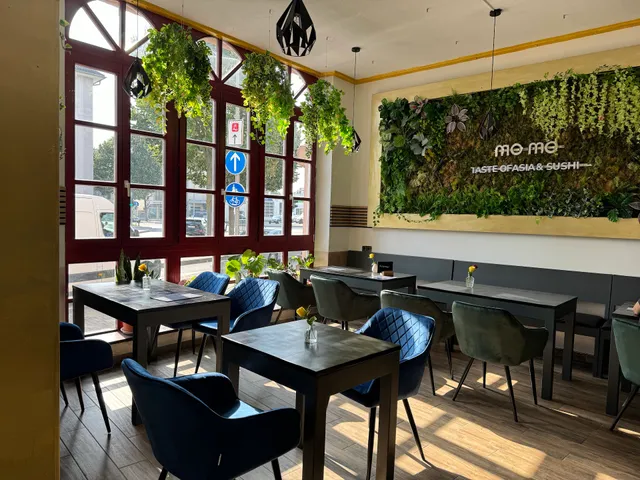 MoMo Restaurant - Taste Of Asia & Sushi