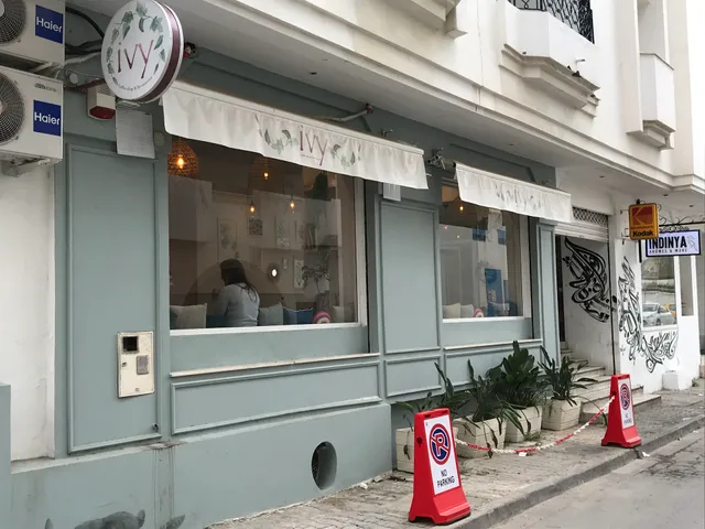 Ivy Coffee Shop & Restaurant