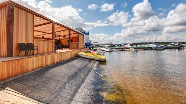 Hotel Yacht Club Noviy Bereg