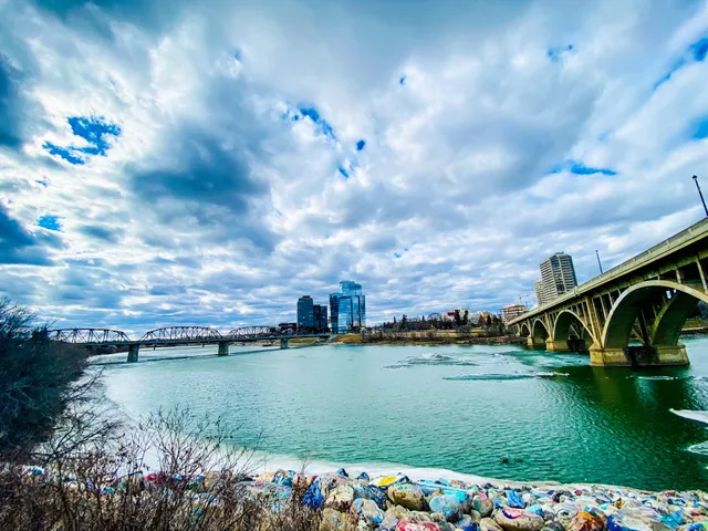 Broadway Bridge Painted Rock Hangout