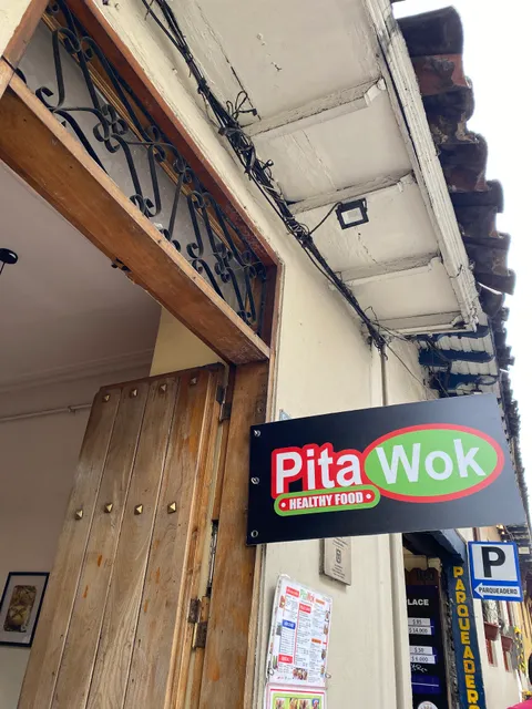 Pitawok – Comida Árabe, Wok, Shawarma, Falafel, Vegetariano en Bogotá