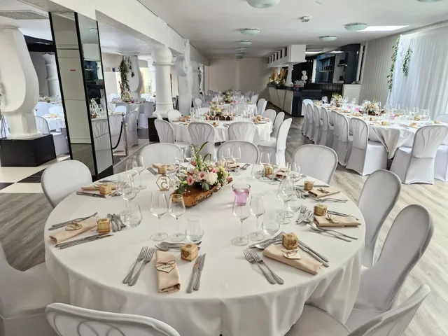 Courfleurie Reception