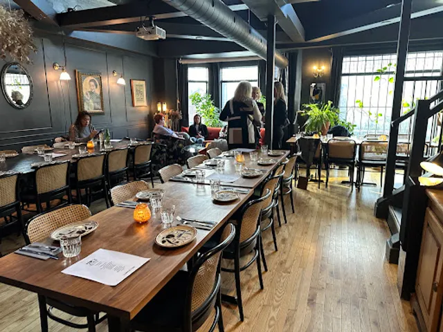 Arlo Wine & Restaurant