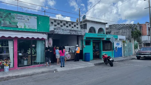 KIKO’s Lechón y Cochinita