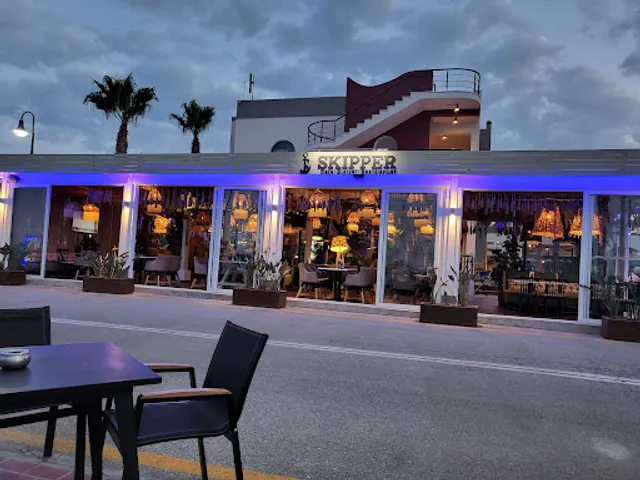 SKIPPER bistro coffee restaurant