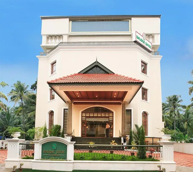 Capital O 4806 Holiday Hotel