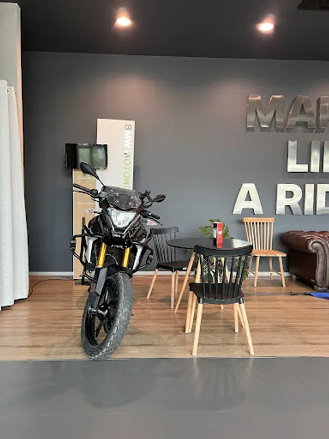 Hauscafekk เฮ้าส์คาเฟ่ขอนแก่นร้านกาแฟที่โชว์รถมอไซ์BMW