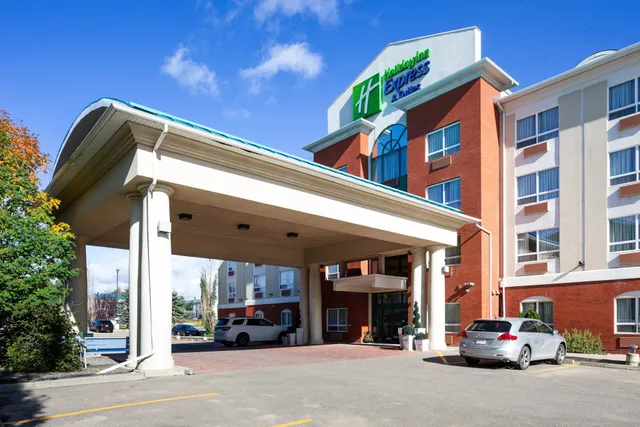 Holiday Inn Express & Suites Edson by IHG