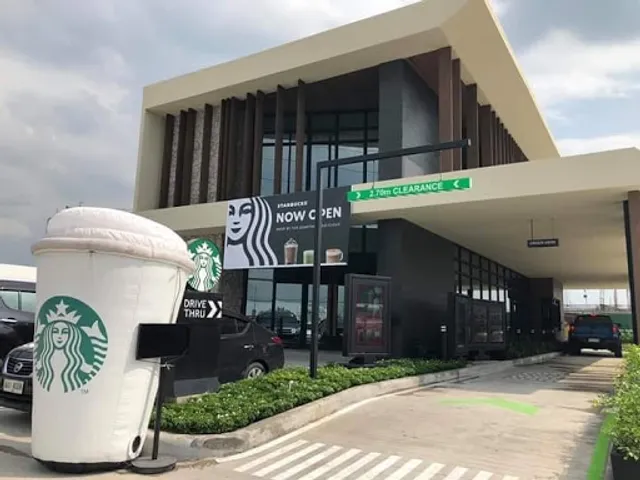Starbucks Invecs Auto Centrum