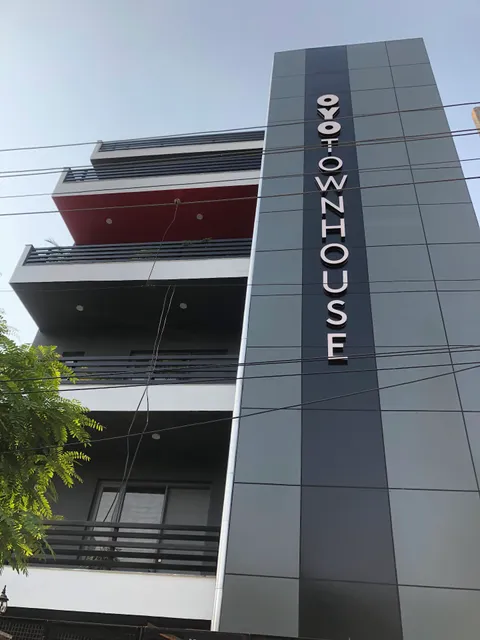 OYO Townhouse 186, Sec 46, Gurgaon