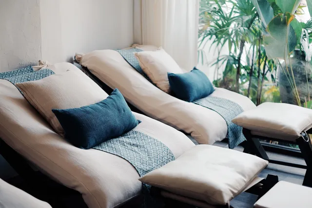 Calm Massage and Spa ( Inthawarorot branch )