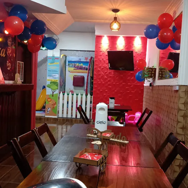 Radical lanches e pizzas