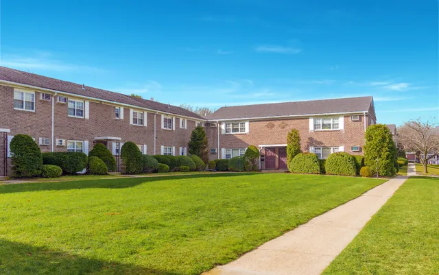 Clinton Village Apartments