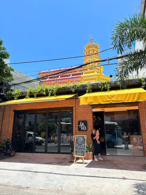 Ăn Thôi Restaurant