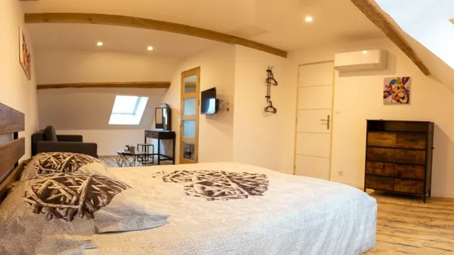 CYRIS - Gites, Chambre d'hôtes , Duplex - Spa & Piscine