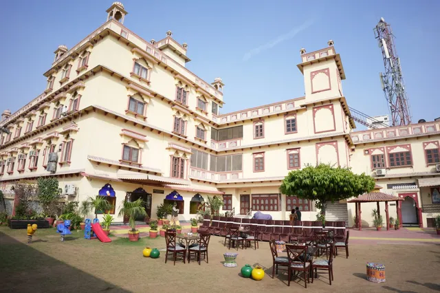 Mahal Rajwada Resort