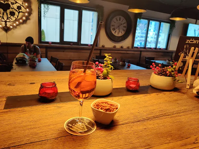 fivestar hombase ski & bar