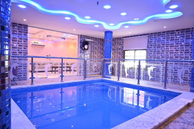 منتجع شاطئ العرب - خليج الرايس