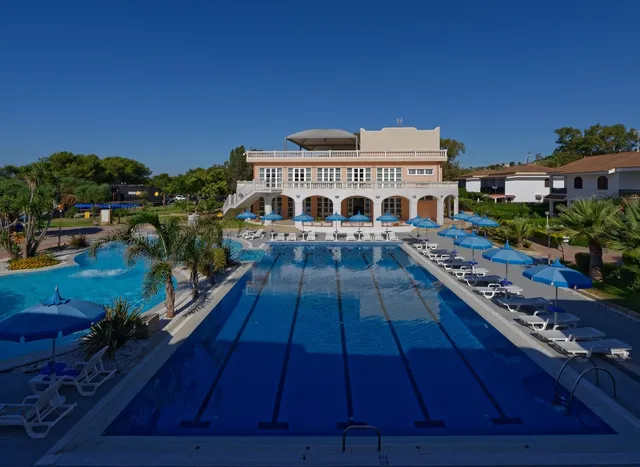 Santa Monica Resort & Village