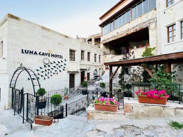 Luna Cave Hotel
