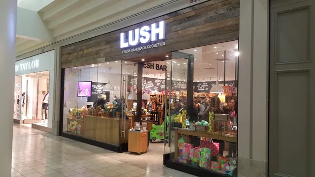 Lush Cosmetics Rosedale Center