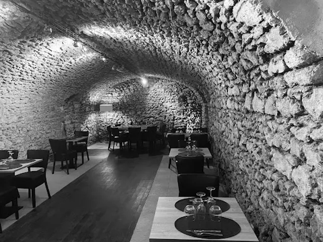 Le P'tit Champenois Restaurant au coeur de nos caveaux typiquement champenois Epernay