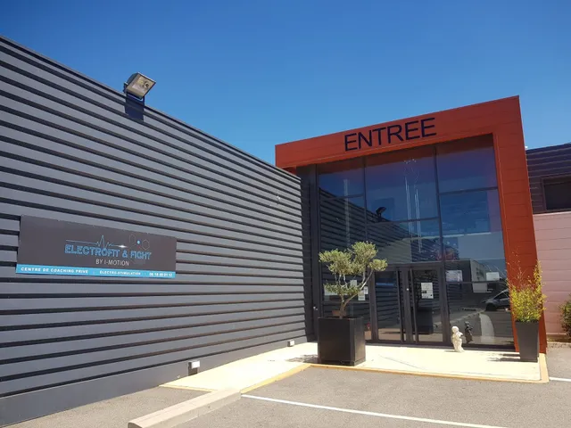 Bowling Laser Game Karaoke Rooms Receptions La Comète