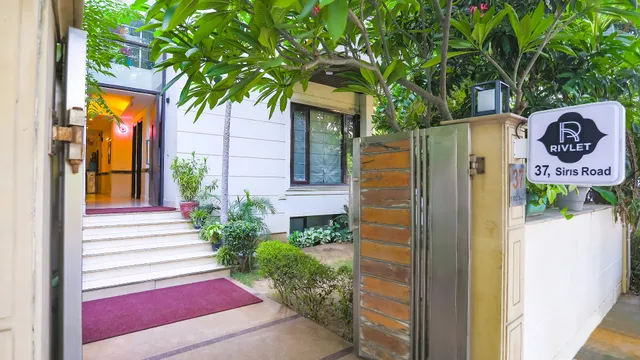 FabHotel Rivlet Residency - Hotel in DLF Phase 3, Gurgaon