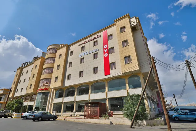 OYO 191 Golden Sea Hotel