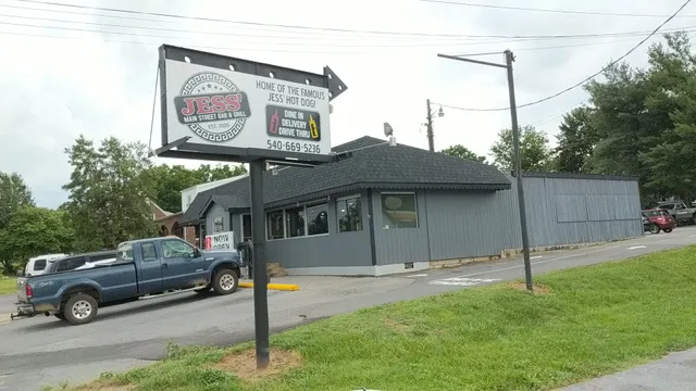 Jess' Main Street Bar and Grill