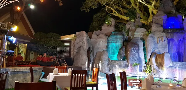 Kuoa That Luang Restaurant