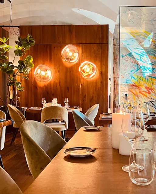 38 Restaurant/ Restoran 38