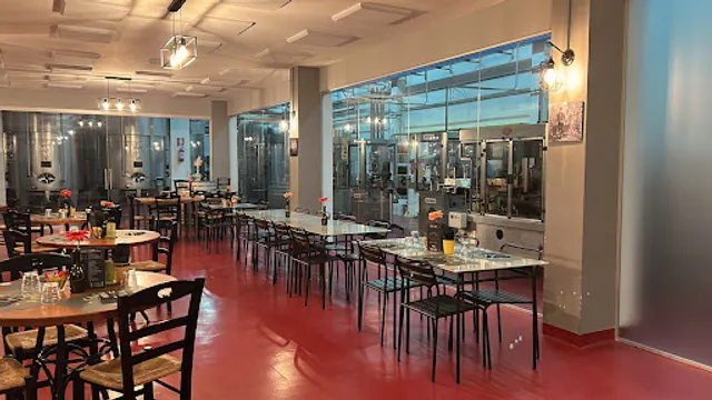 Clivus Burger & Wine Store