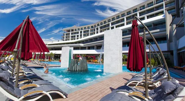 The Sense De Luxe Hotel