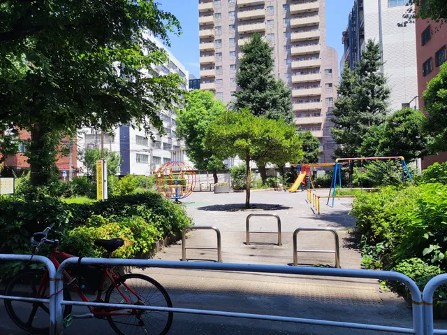 Shinjuku City Hanazono West Park