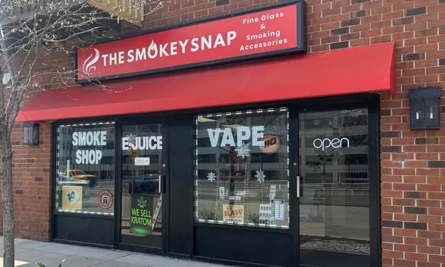 The Smokey Snap Fine Glass & Smoking Accessories