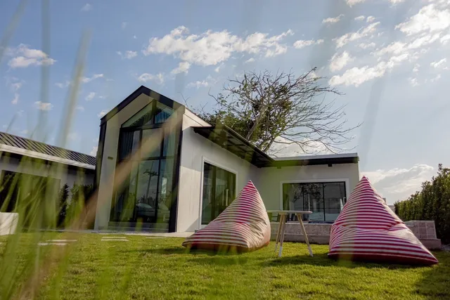 PK pool villa : ที่พักพูลวิลล่าในระยอง - ปลวกแดง