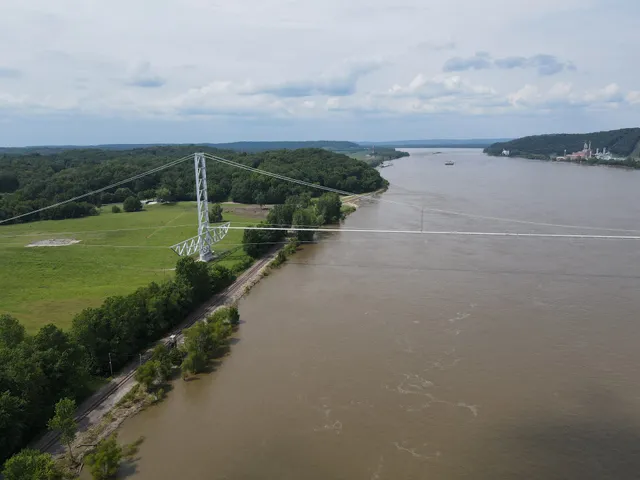 Grand Tower Pipeline Bridge