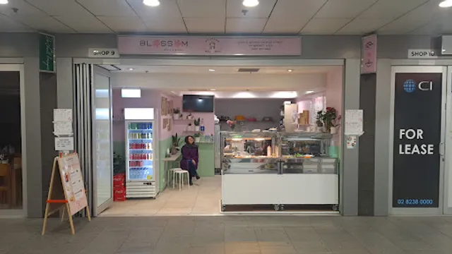 Blossom Roll and Bowl