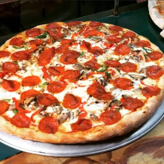 Luna's Pizzeria & Restaurant la 13