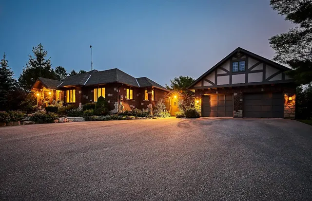 Tudor Pines Bed and Breakfast plus The Sunflower Spa