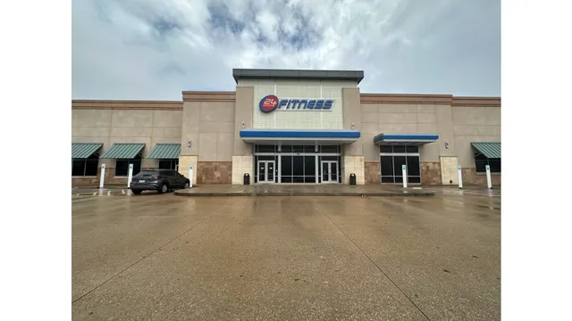 24 Hour Fitness