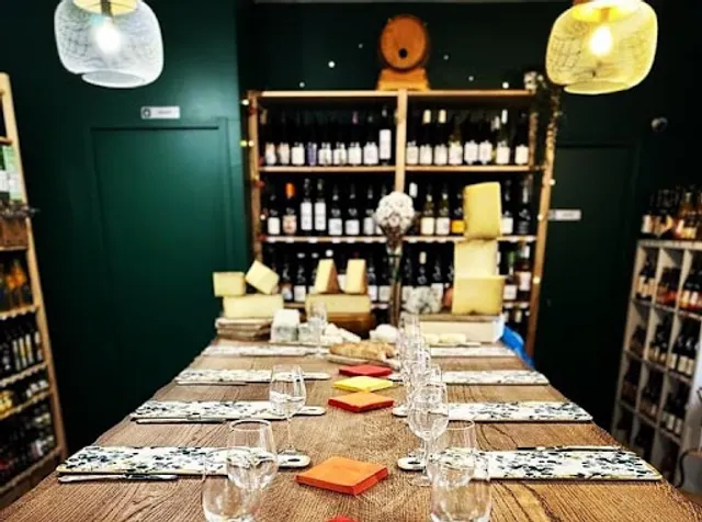 L'Essentiel Fromagerie, Cave à Vins & Épicerie Fine
